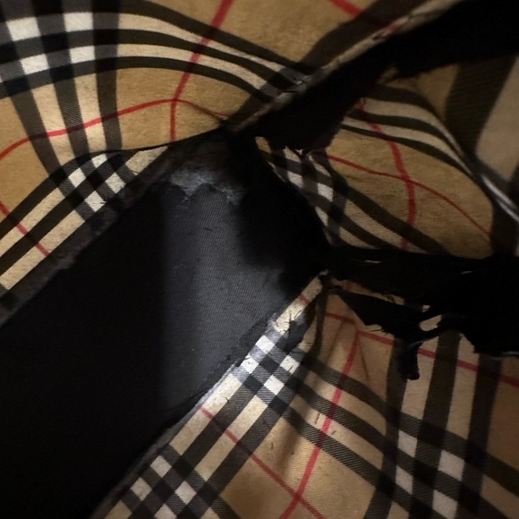 SMALL BURBERRY TOTE “👜 READ DESCRIPTION “ - Picture 6 of 15